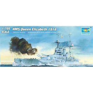 HMS QUEEN ELIS 1/700 TRUMPETER