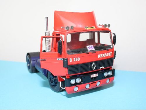 RENAULT G260 CABEZA TRACTORA CAMION 1/24 HELLER