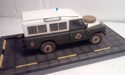 LAND ROVER SERIE III 109 GUARDIA CIVIL 1/35 ITALERI