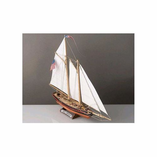 YACHT AMERICA 1/155 COREL LINE