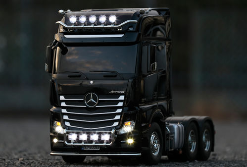 MERCEDES ACTROS 3363 GIGASPACE KIT 6x4 1/14 TAMIYA