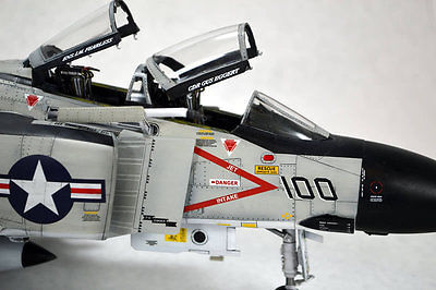 MC DONNEL DOUGLAS F-4J PHANTOM II 1/32 TAMIYA