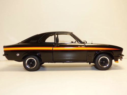 OPEL MANTA GT/E BLACK MAGIC 1975 1/18 NOREV