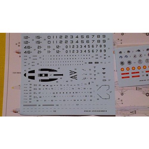 CALCA ESPAÑOLA F/A-18A HORNET 1/48 HOBBYBOSS