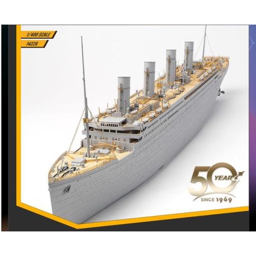 TITANIC 1/400 PREMIUM EDITION CON LEDS ACADEMY