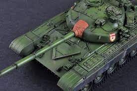 TANQUE T-72B MBT RUSO 1/35 TRUMPETER