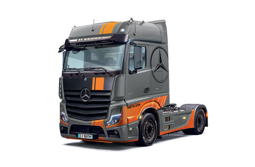 MB ACTROS MP4 BIG SPACE GRAND PRIX 1/24 ITALERI