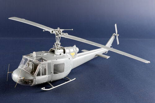 UH-1B HUEY 1/35 TRUMPETER