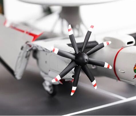 GRUMMAN E-2C HAWKEYE 1/72 HELLER