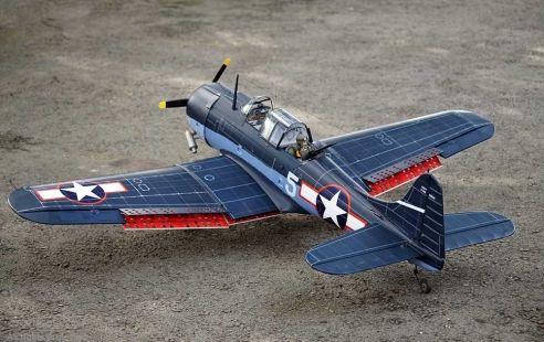 SBD-5 DAUNTLESS 1,54m ARF