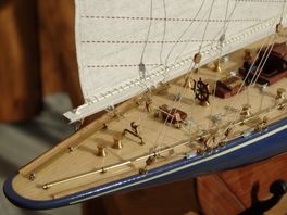 ENDEAVOUR 1/35 AMATI