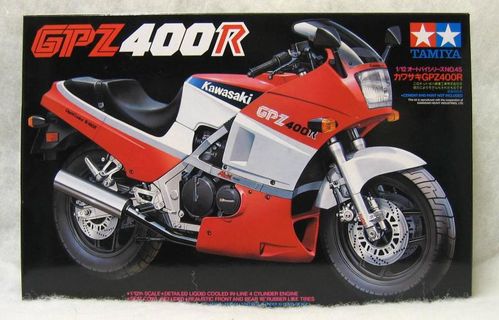 KAWASAKI GPZ 400R 1/12 TAMIYA